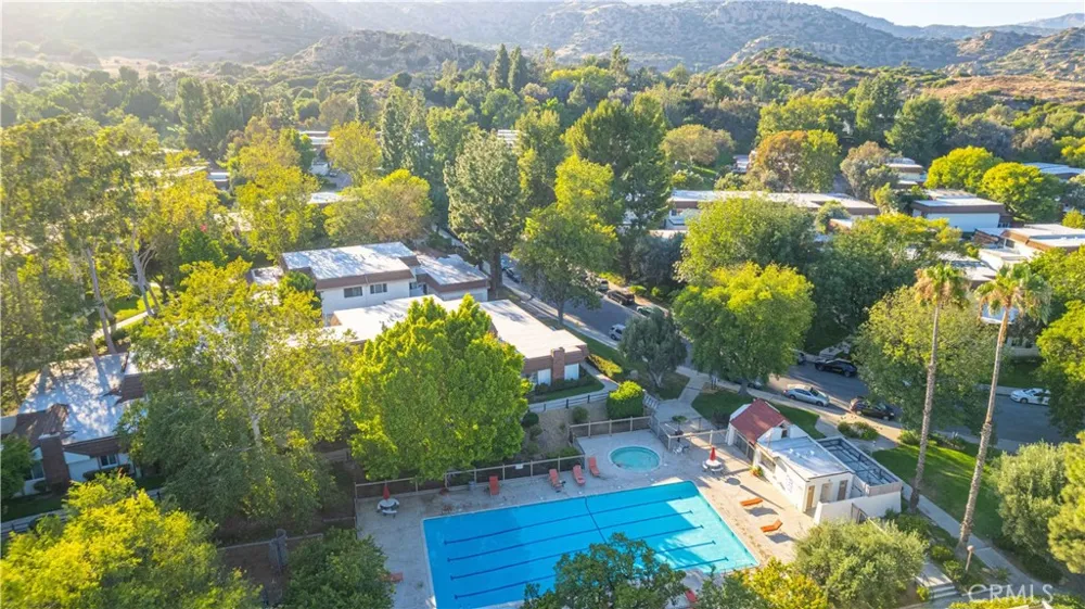 10055 Larwin #3 Chatsworth, CA 91311