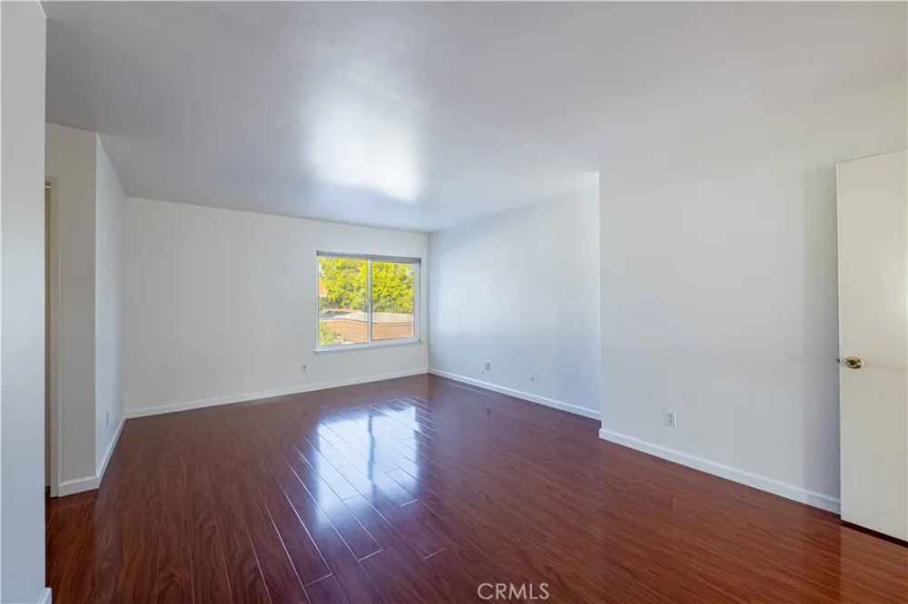 10055 Larwin #3 Chatsworth, CA 91311