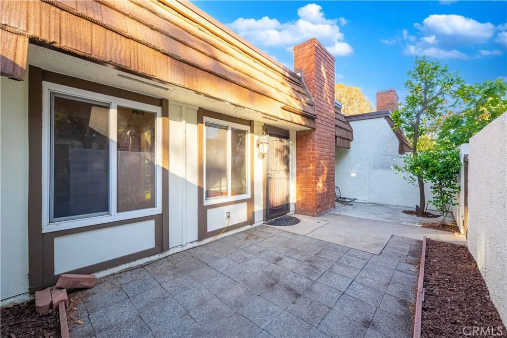 10055 Larwin #3 Chatsworth, CA 91311