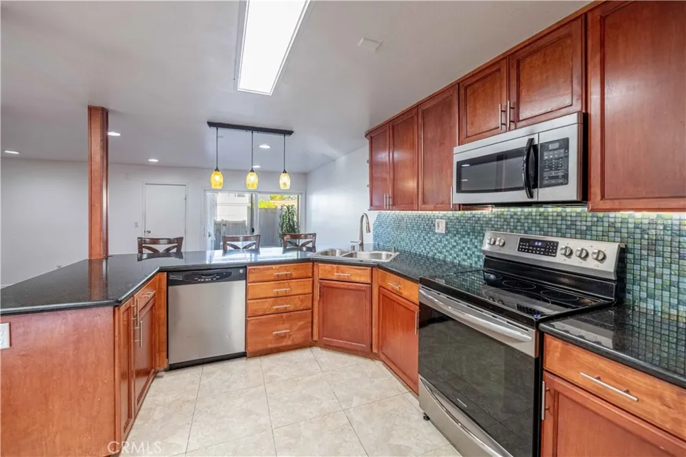 10055 Larwin #3 Chatsworth, CA 91311