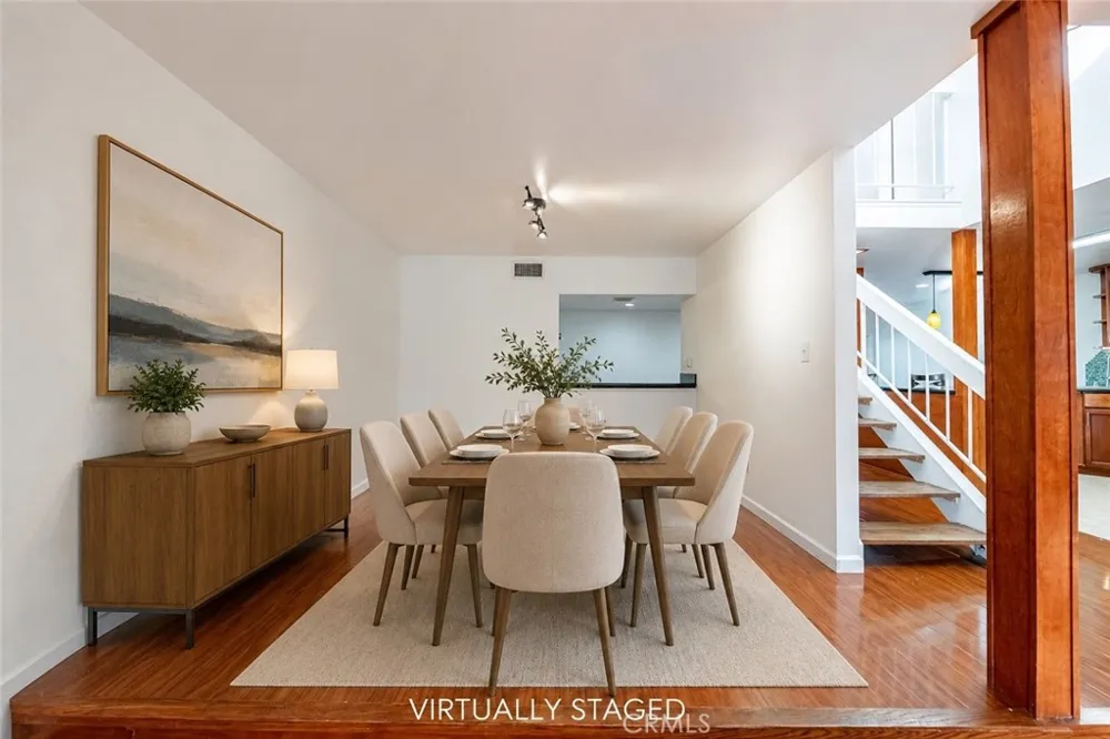 10055 Larwin #3 Chatsworth, CA 91311