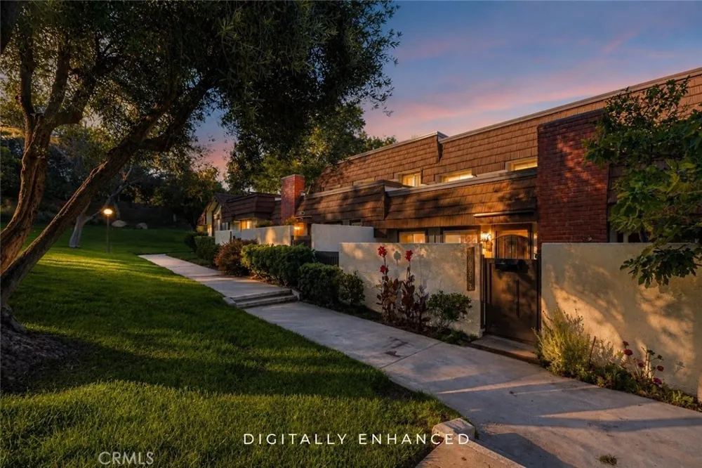 10055 Larwin #3 Chatsworth, CA 91311