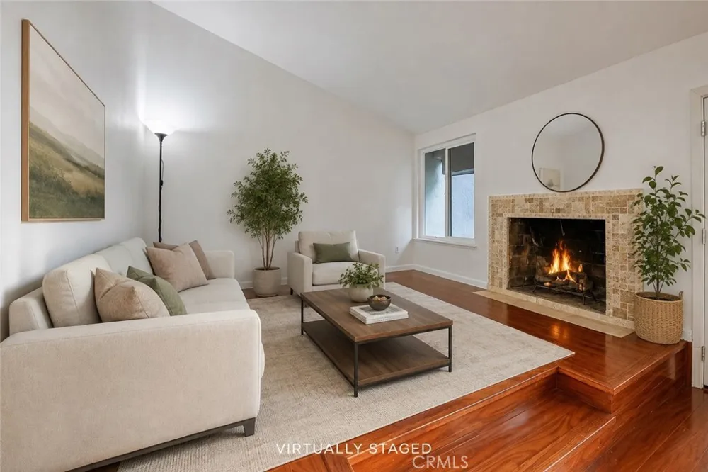 10055 Larwin #3 Chatsworth, CA 91311