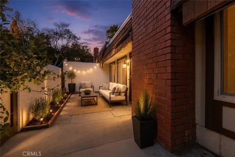 10055 Larwin #3