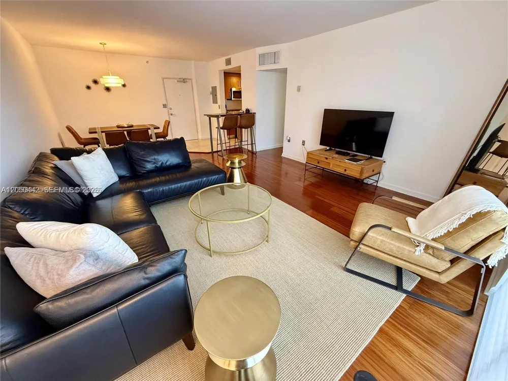 10275 Collins Ave #323 Bal Harbour, FL 33154