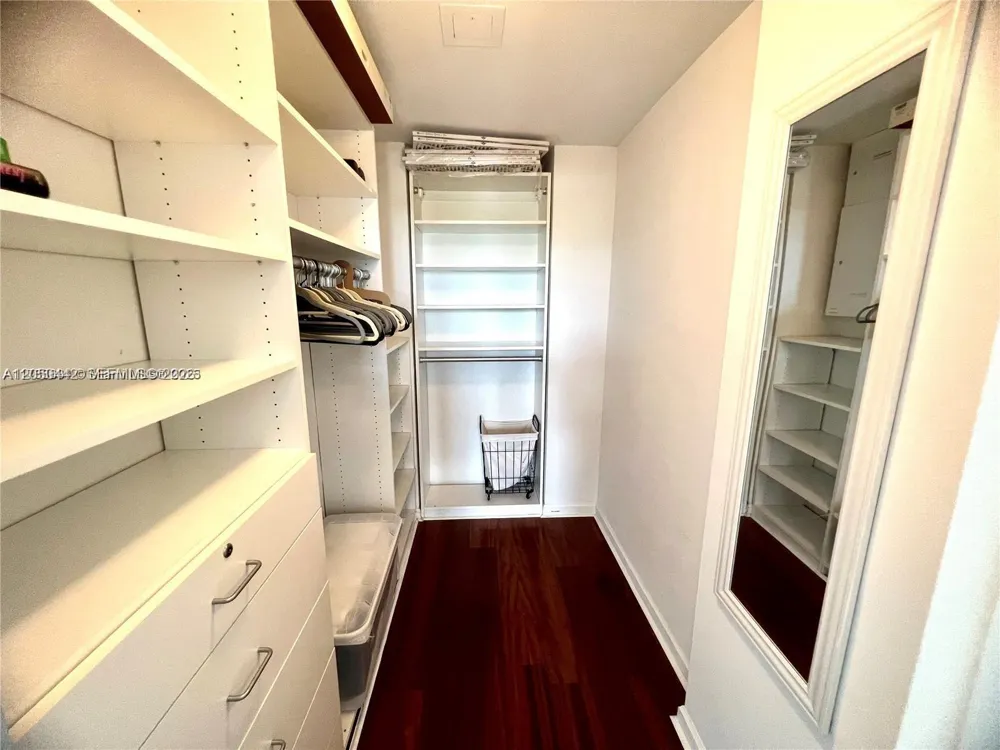 10275 Collins Ave #323 Bal Harbour, FL 33154