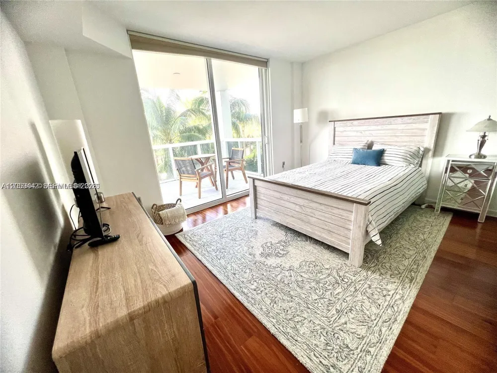 10275 Collins Ave #323 Bal Harbour, FL 33154