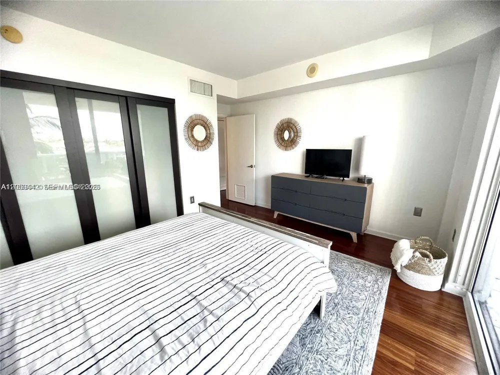 10275 Collins Ave #323 Bal Harbour, FL 33154