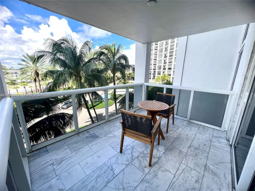 10275 Collins Ave #323 Bal Harbour, FL 33154