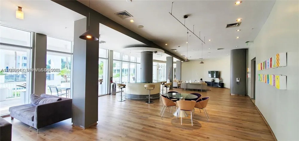 10275 Collins Ave #323 Bal Harbour, FL 33154
