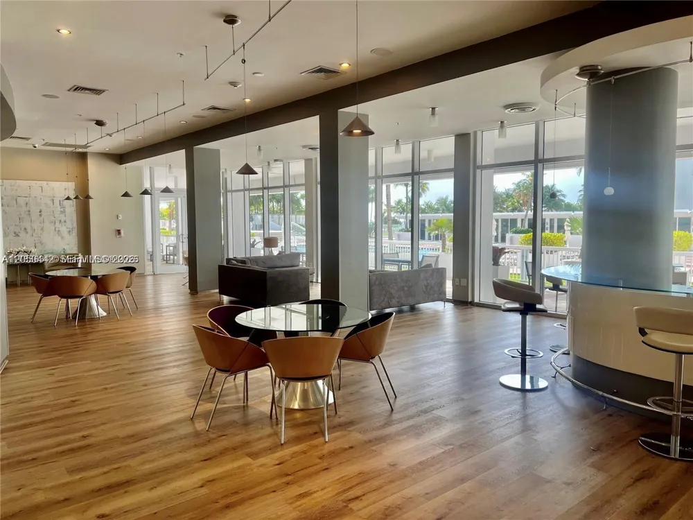 10275 Collins Ave #323 Bal Harbour, FL 33154