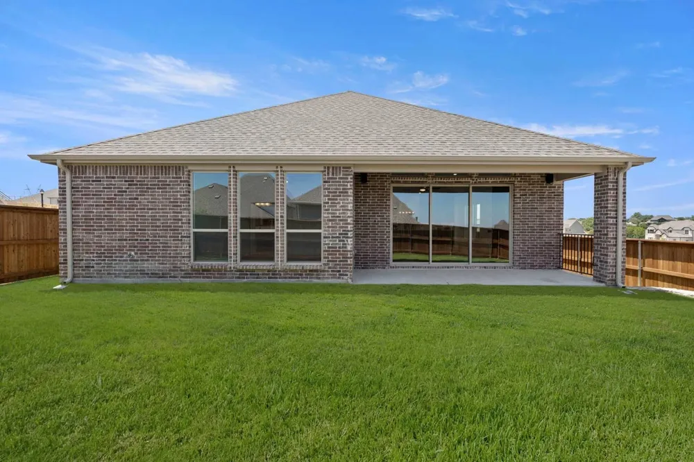 1227 Stone Cliff Drive Lucas, TX 75098
