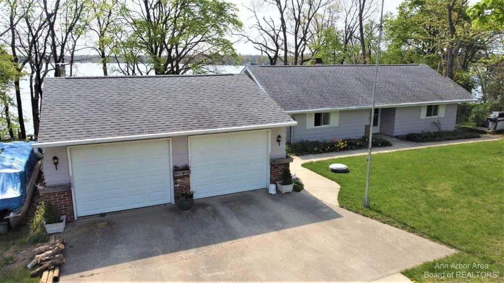 1827 Wamplers Heights Drive Brooklyn, MI 49230
