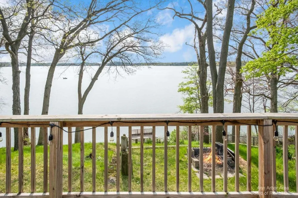 1827 Wamplers Heights Drive Brooklyn, MI 49230