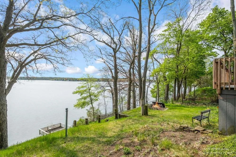 1827 Wamplers Heights Drive Brooklyn, MI 49230
