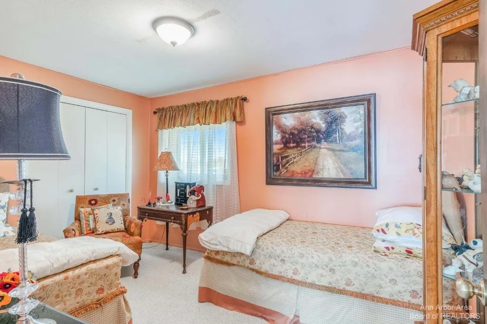 1827 Wamplers Heights Drive Brooklyn, MI 49230