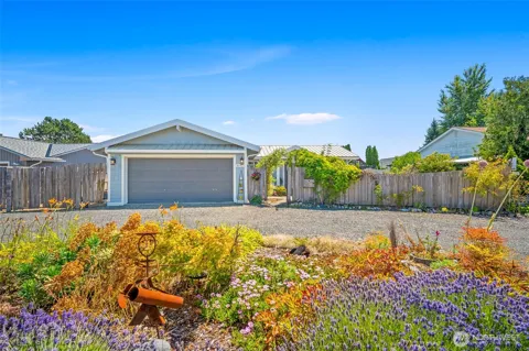 8142 Cowichan Road