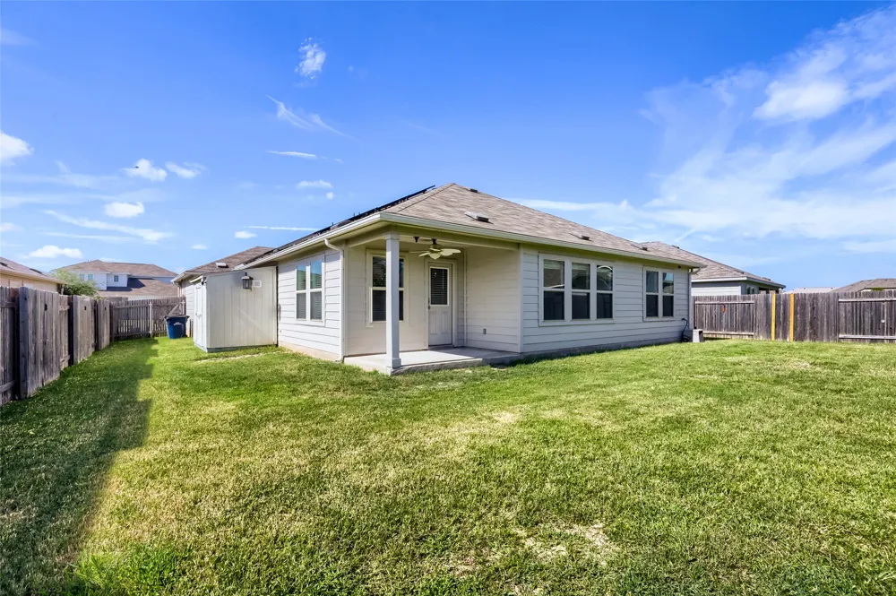 309 Colthorpe Lane Hutto, TX 78634