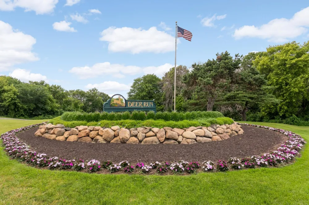 8115 Victoria Drive Victoria, MN 55386