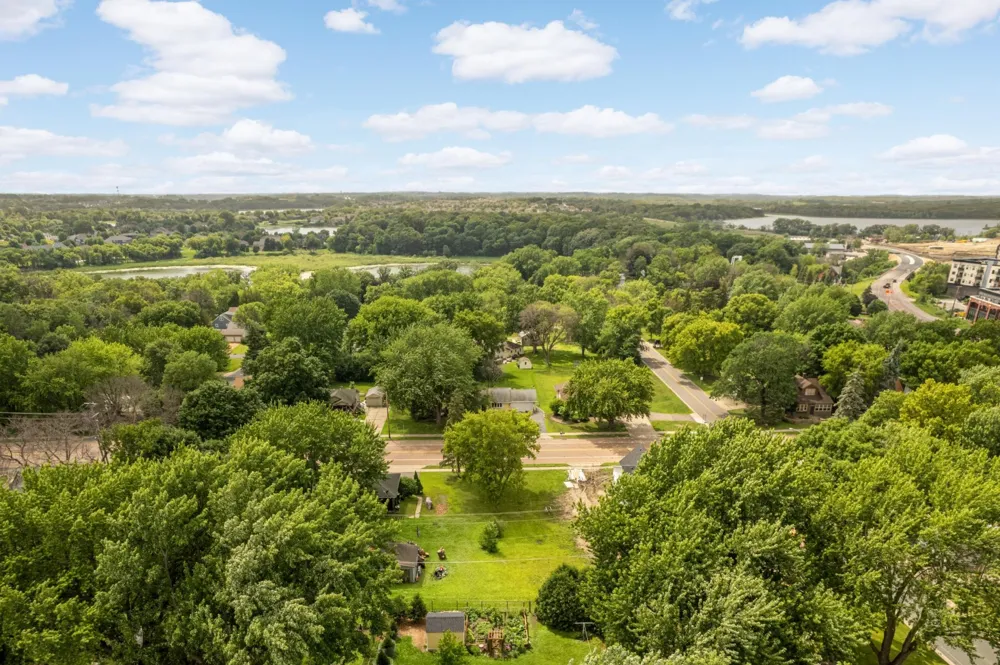 8115 Victoria Drive Victoria, MN 55386