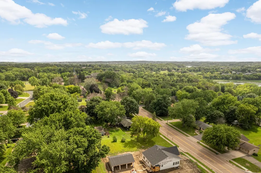 8115 Victoria Drive Victoria, MN 55386