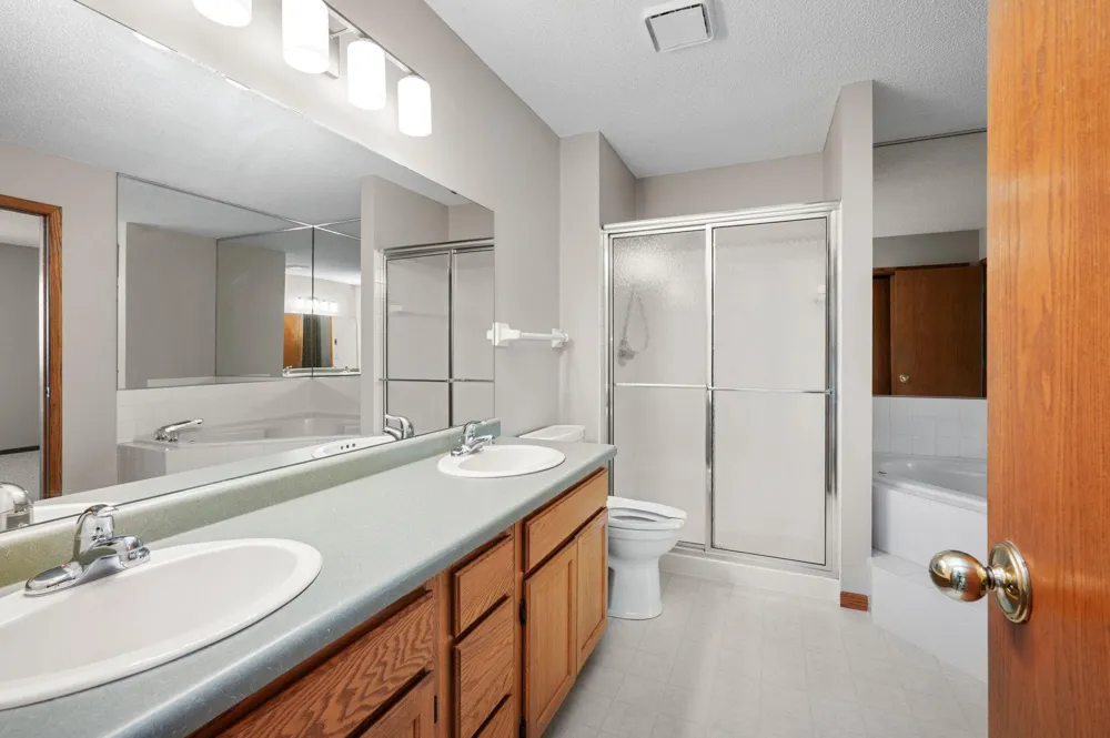 17847 Evener Way Eden Prairie, MN 55346