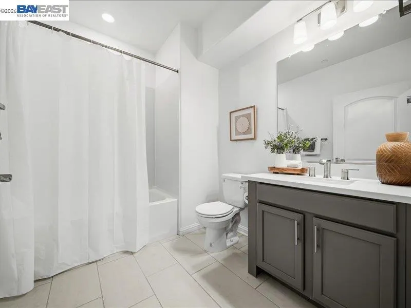 2802 Tradewind Ct Alameda, CA 94501