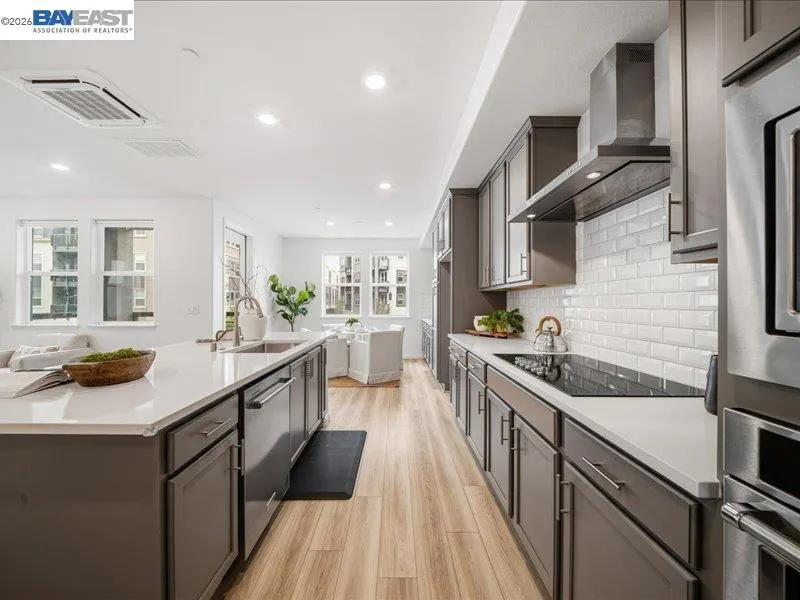 2802 Tradewind Ct Alameda, CA 94501