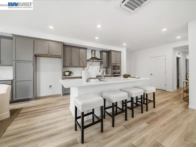 2802 Tradewind Ct Alameda, CA 94501