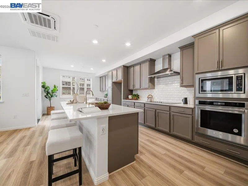 2802 Tradewind Ct Alameda, CA 94501