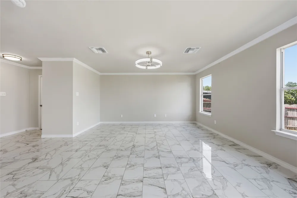 6917 Panda Royle Drive Del Valle, TX 78617
