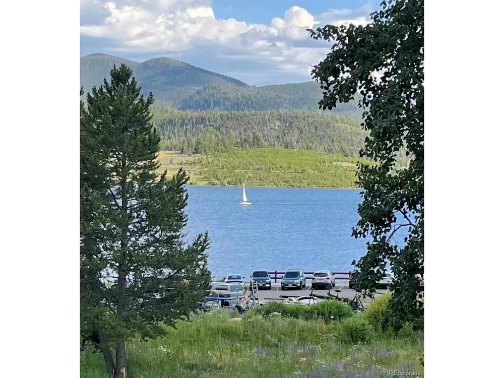 160 E La Bonte Street #B-201 Dillon, CO 80435