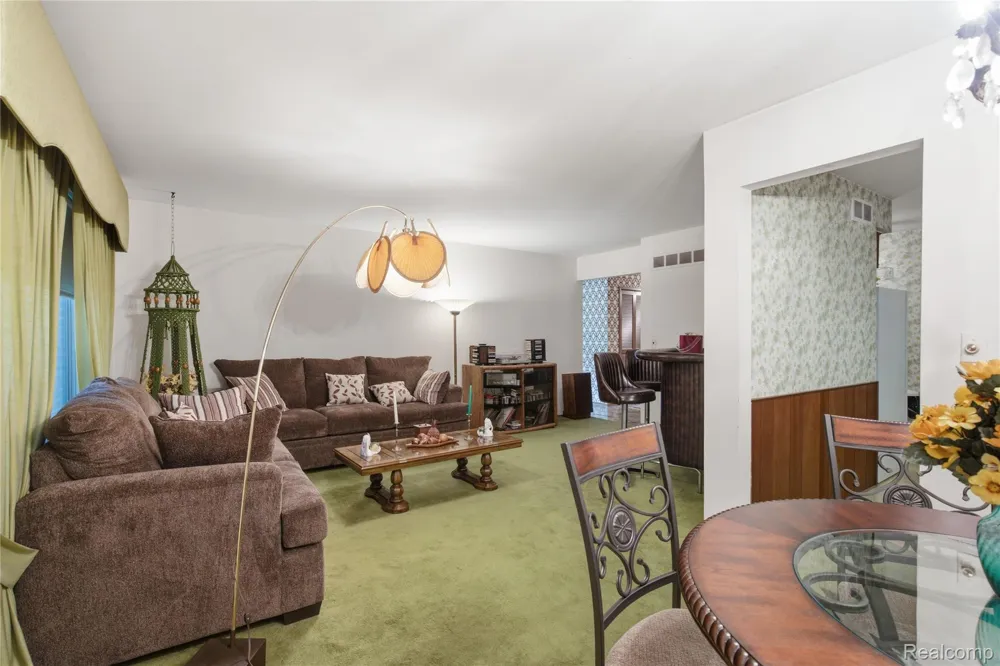 25760 Southwood Drive Southfield City, MI 48075