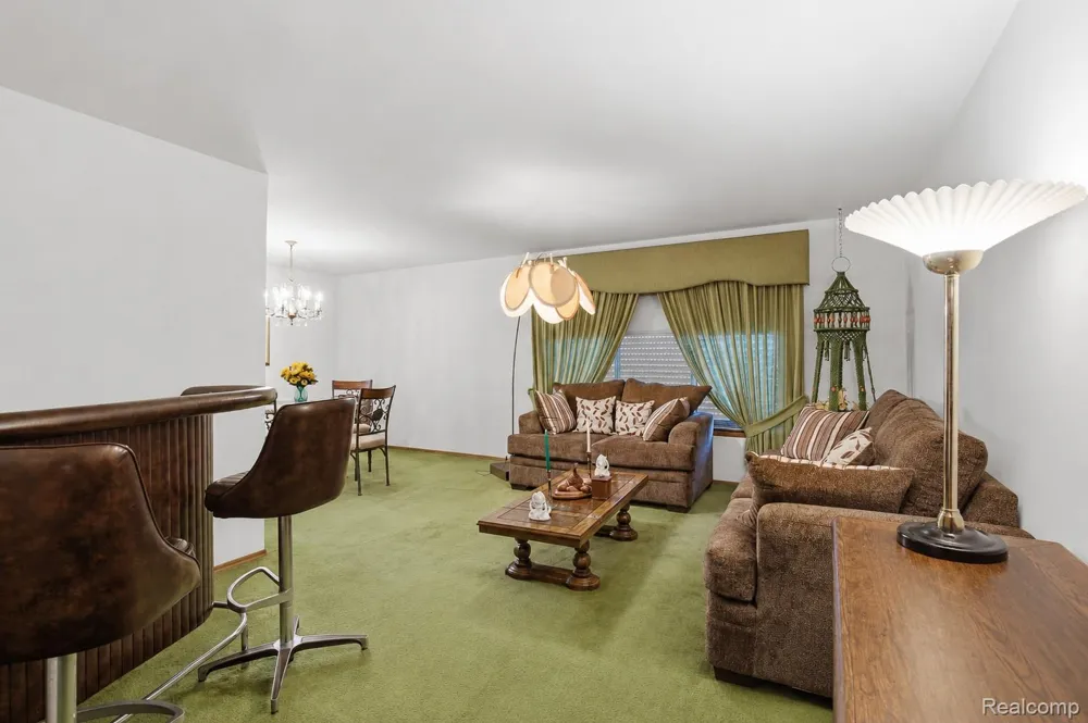 25760 Southwood Drive Southfield City, MI 48075