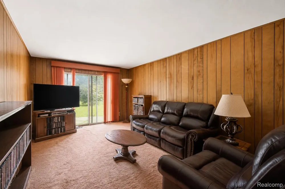 25760 Southwood Drive Southfield City, MI 48075