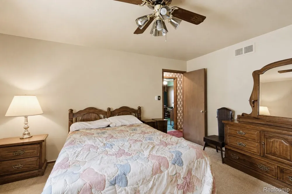 25760 Southwood Drive Southfield City, MI 48075