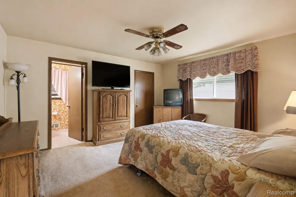 25760 Southwood Drive Southfield City, MI 48075