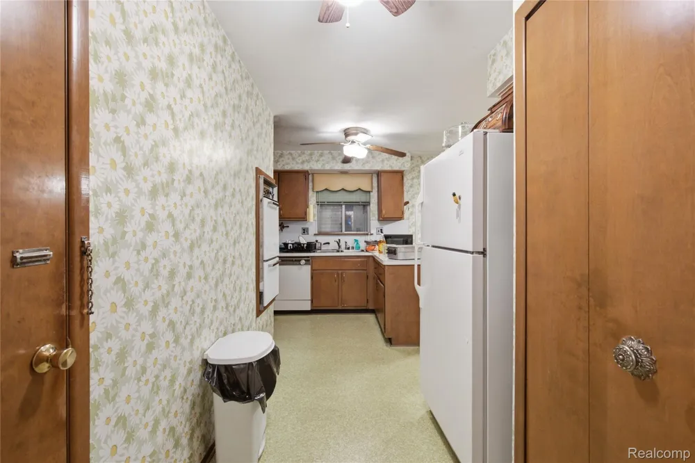 25760 Southwood Drive Southfield City, MI 48075