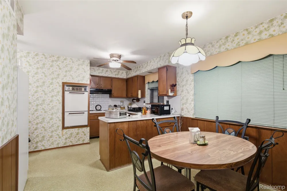 25760 Southwood Drive Southfield City, MI 48075
