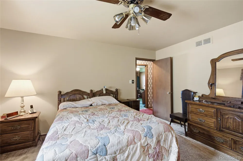 25760 Southwood Drive Southfield City, MI 48075