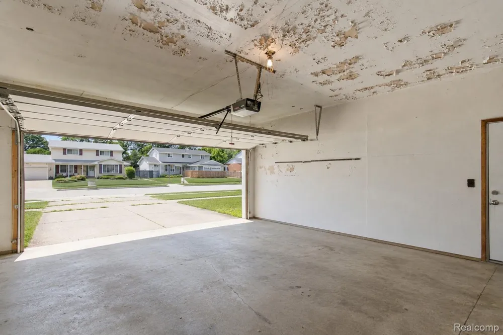 25760 Southwood Drive Southfield City, MI 48075