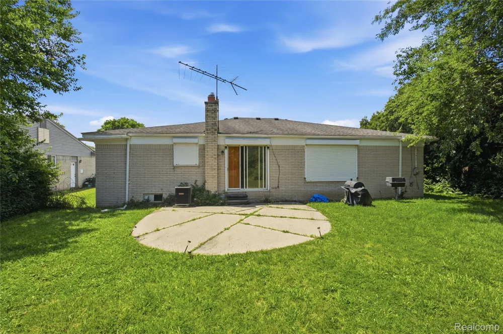 25760 Southwood Drive Southfield City, MI 48075