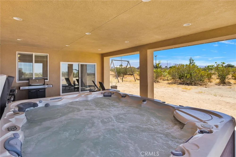 11722 Brookside Court Phelan, CA 92371