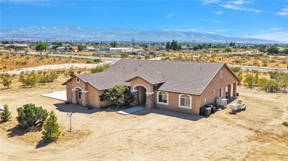 11722 Brookside Court Phelan, CA 92371