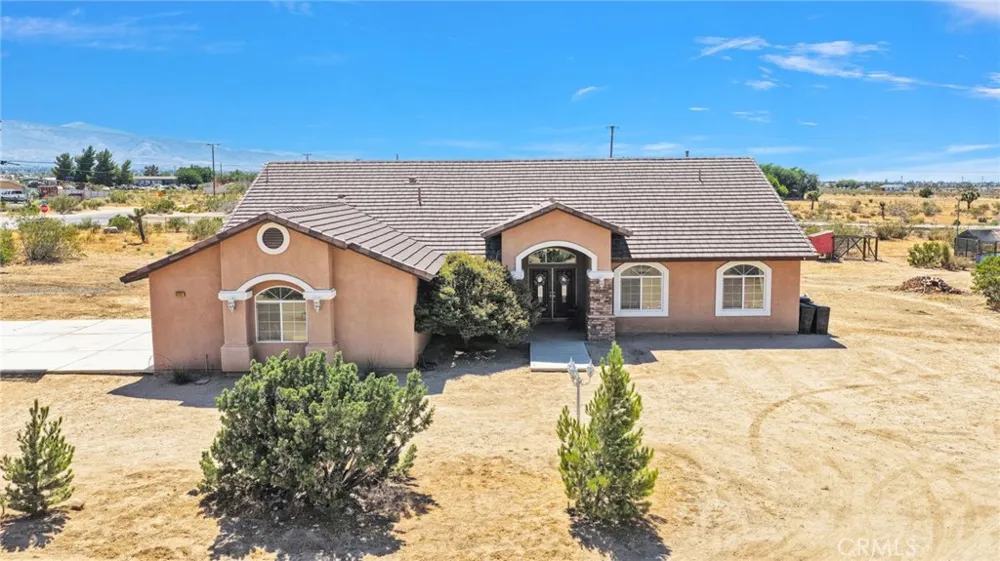 11722 Brookside Court Phelan, CA 92371