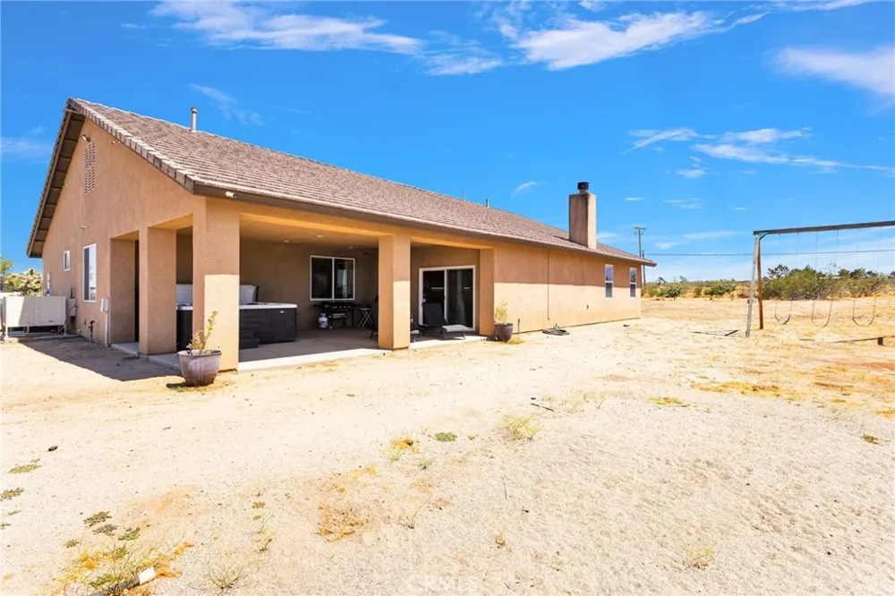 11722 Brookside Court Phelan, CA 92371