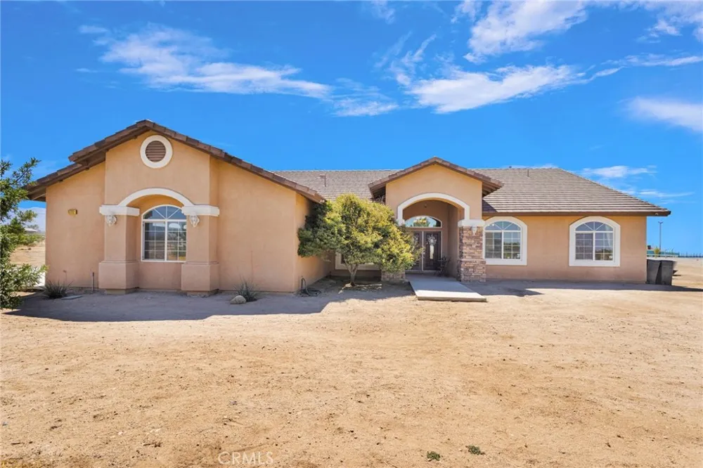 11722 Brookside Court Phelan, CA 92371