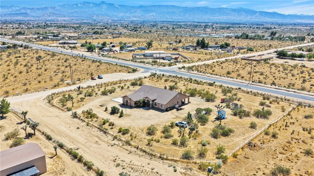 11722 Brookside Court Phelan, CA 92371