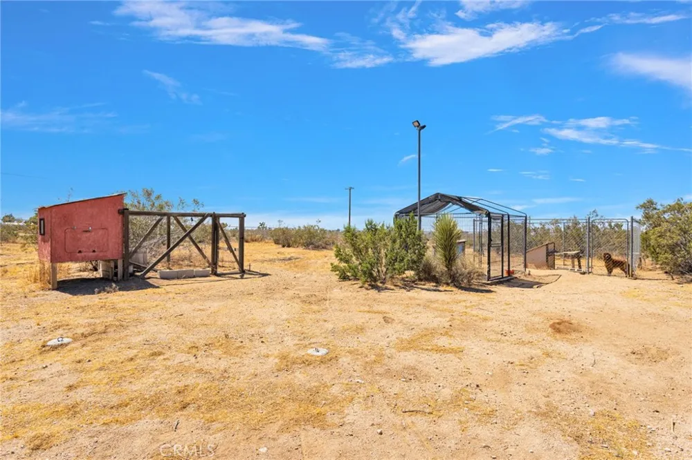 11722 Brookside Court Phelan, CA 92371