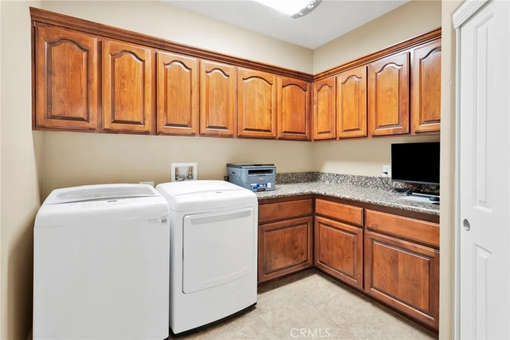 11722 Brookside Court Phelan, CA 92371